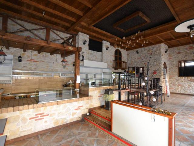 Locale Commerciale in affitto a Piazzo, Piemonte