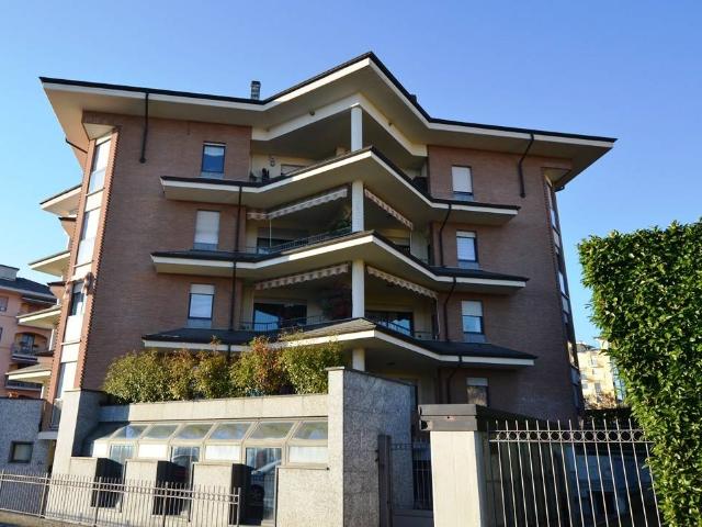Locale Commerciale in vendita a Piazzo, Piemonte