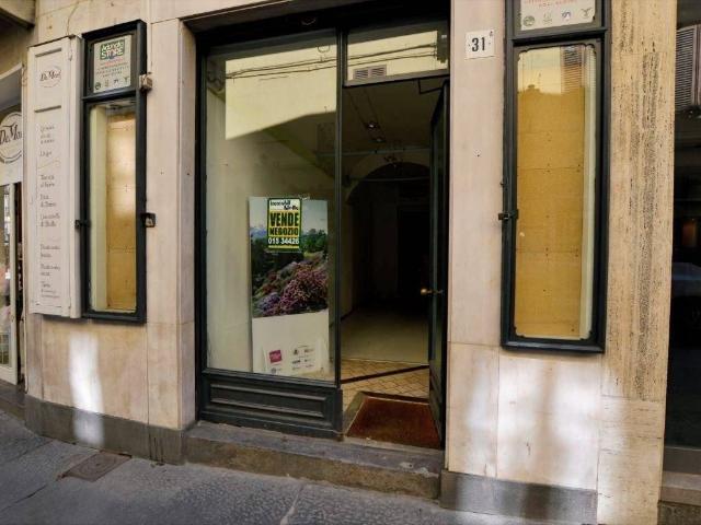 Locale Commerciale in affitto a Piazzo, Piemonte
