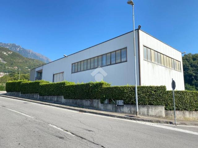 Locale Commerciale in affitto a Comunità montana della valle Camonica, Bienno