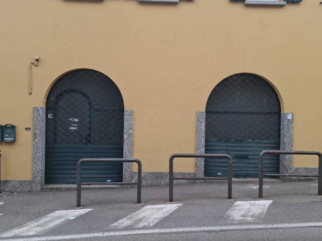 Locale Commerciale in affitto a Monello, Binago