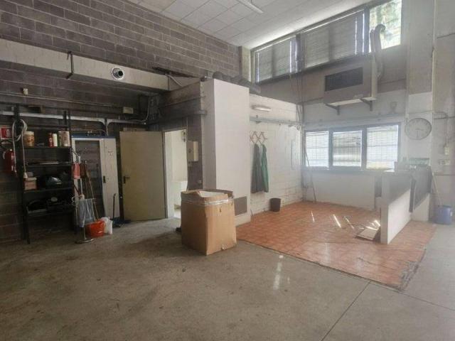 Locale Commerciale in affitto a Unione dei Comuni I Fontanili, Binasco