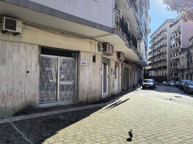 Locale Commerciale in affitto a Puglia, Barletta-andria-trani