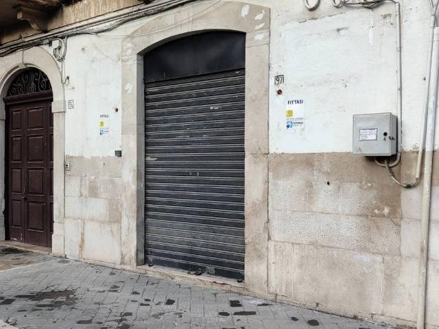 Locale Commerciale in affitto a Puglia, Barletta-andria-trani