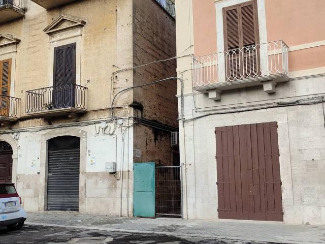 Locale Commerciale in affitto a Puglia, Barletta-andria-trani