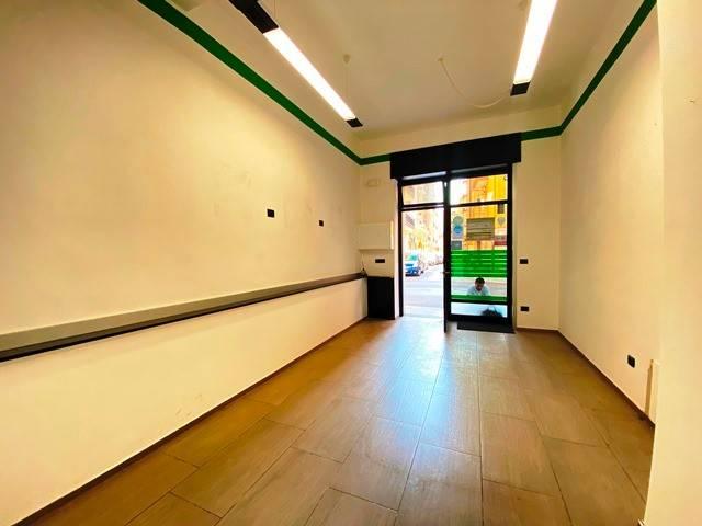 Locale Commerciale in affitto a Puglia, Barletta-andria-trani