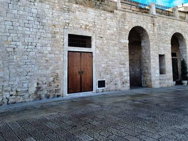 Locale Commerciale in affitto a Puglia, Barletta-andria-trani