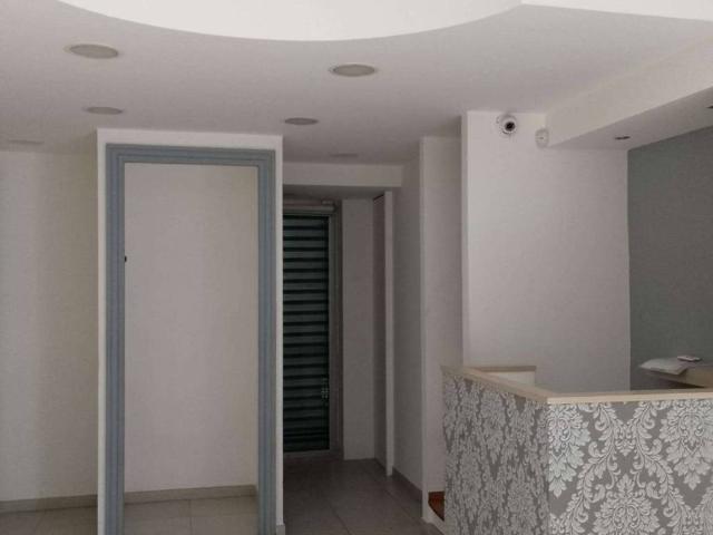 Locale Commerciale in affitto a Puglia, Barletta-andria-trani