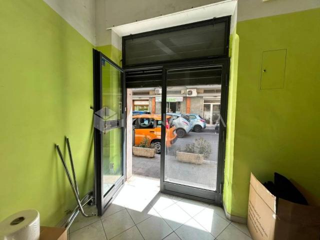 Locale Commerciale in affitto a Puglia, Barletta-andria-trani