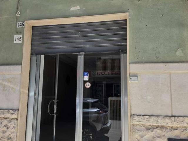 Locale Commerciale in affitto a Puglia, Barletta-andria-trani