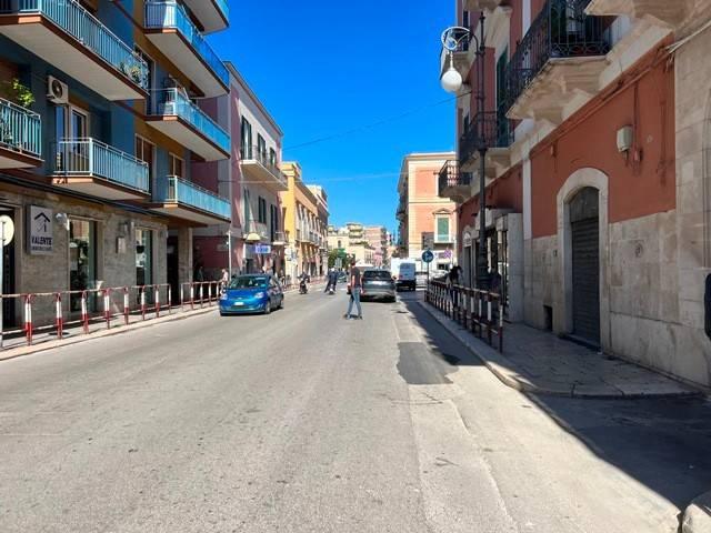 Locale Commerciale in affitto a Puglia, Barletta-andria-trani