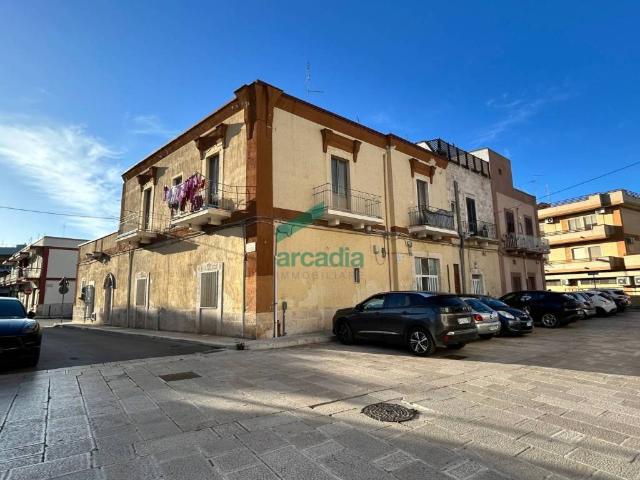 Locale Commerciale in affitto a Contrada Randa, Puglia