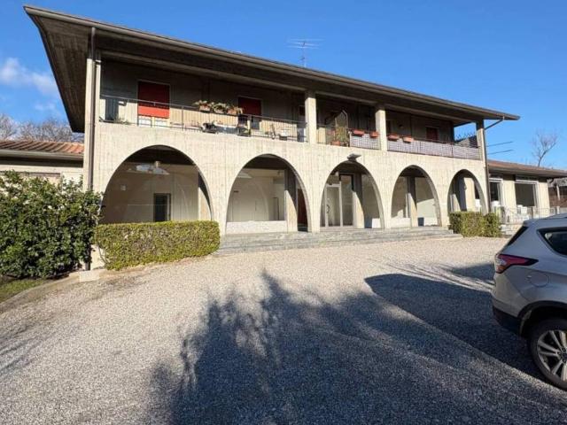 Locale Commerciale in affitto a Bodio Lomnago, Lombardia