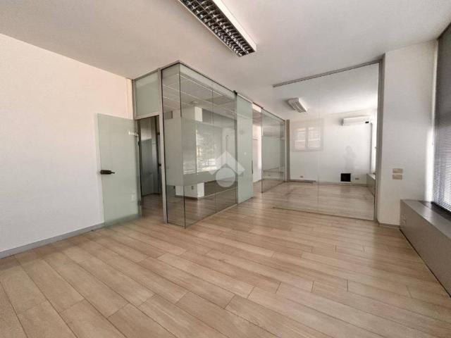 Locale Commerciale in affitto a Bolgare, Lombardia