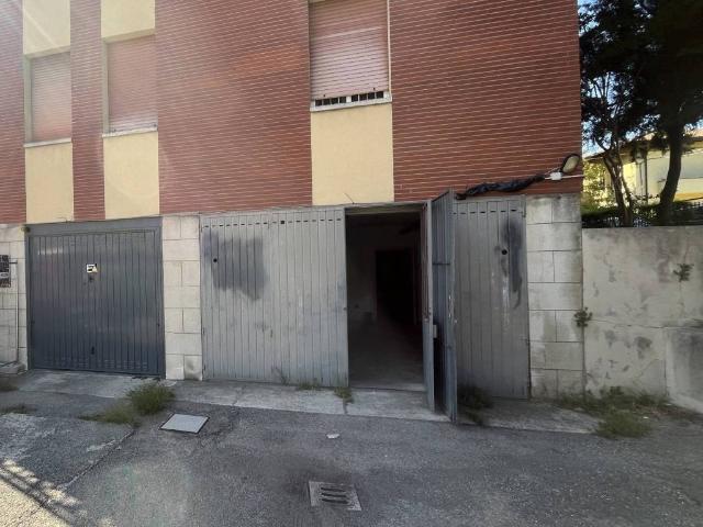 Locale Commerciale in affitto a Dozza, Bologna