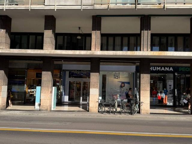 Locale Commerciale in affitto a Porto-Saragozza, Bologna