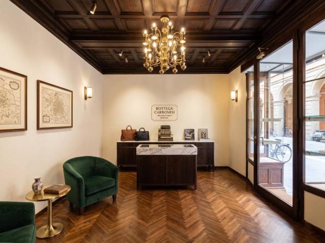 Locale Commerciale in affitto a Porto-Saragozza, Bologna