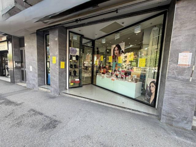 Locale Commerciale in affitto a Monte Donato, Bologna