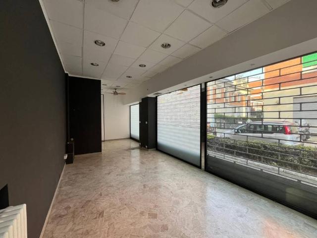 Locale Commerciale in affitto a Porto-Saragozza, Bologna