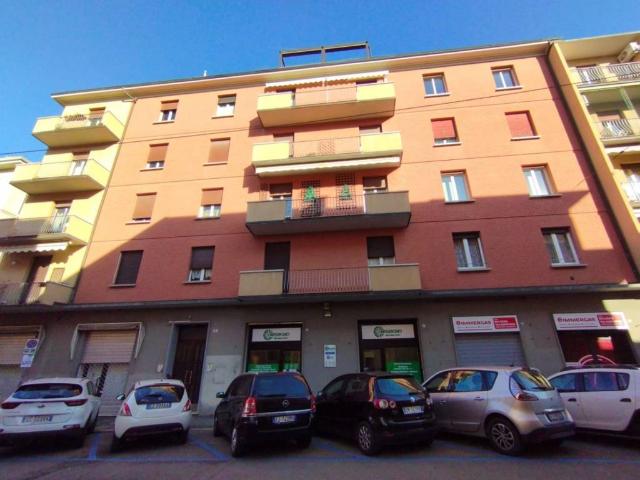 Locale Commerciale in affitto a Porto-Saragozza, Bologna