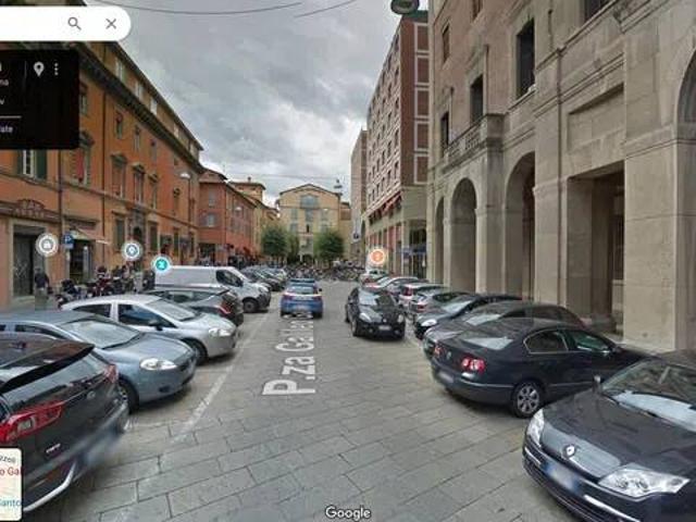 Locale Commerciale in affitto a Porto-Saragozza, Bologna
