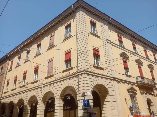 Locale Commerciale in affitto a Porto-Saragozza, Bologna