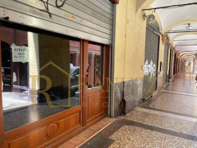 Locale Commerciale in affitto a Porto-Saragozza, Bologna