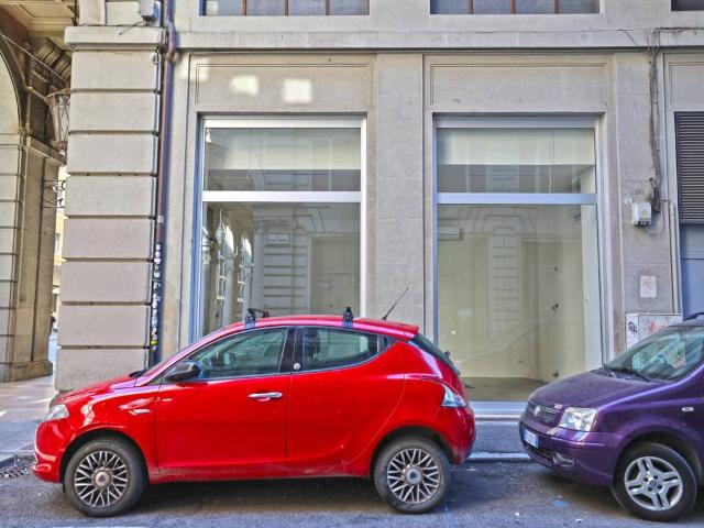 Locale Commerciale in affitto a Porto-Saragozza, Bologna