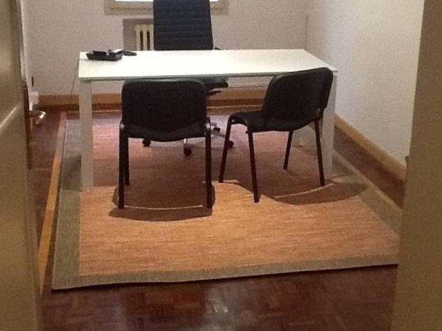 Locale Commerciale in affitto a Santo Stefano, Bologna