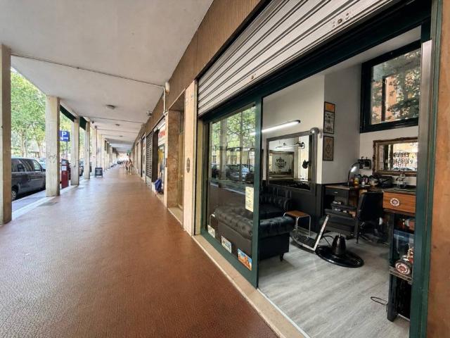 Locale Commerciale in affitto a Santo Stefano, Bologna