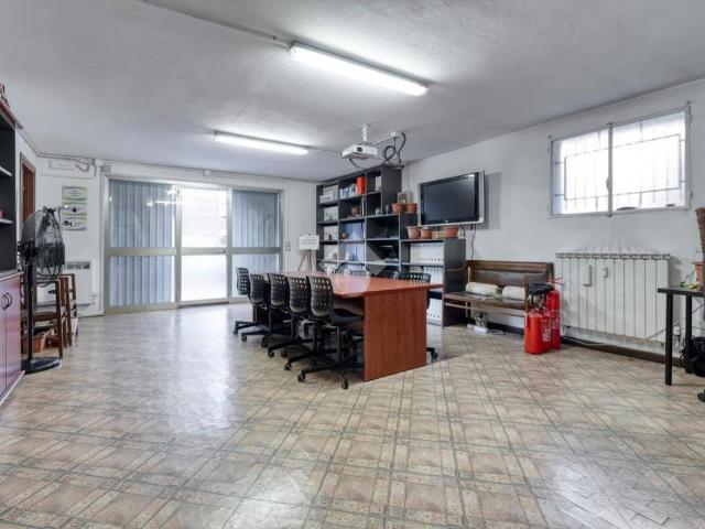 Locale Commerciale in affitto a Dozza, Bologna
