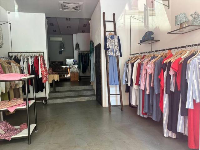 Locale Commerciale in affitto a Porto-Saragozza, Bologna