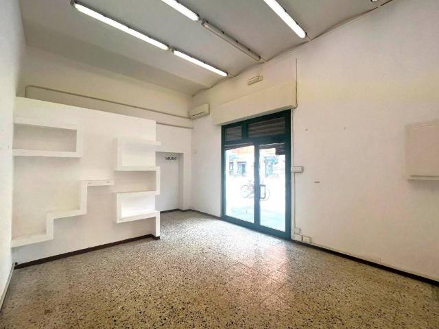 Locale Commerciale in affitto a Porto-Saragozza, Bologna