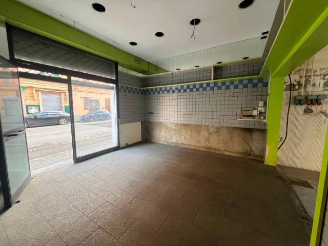 Locale Commerciale in affitto a Porto-Saragozza, Bologna