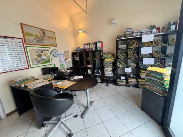 Locale Commerciale in affitto a San Donato-San Vitale, Bologna