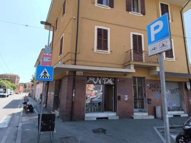 Locale Commerciale in affitto a San Donato-San Vitale, Bologna