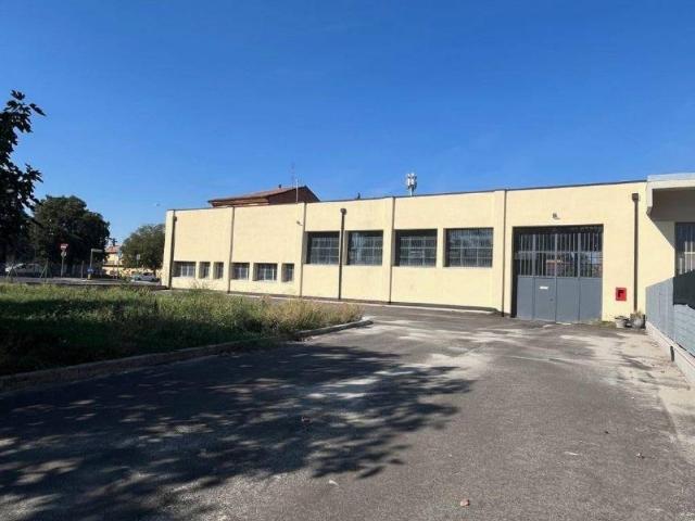 Locale Commerciale in affitto a Quartiere Navile, Bologna