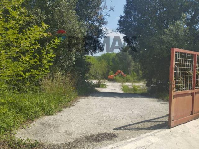 Locale Commerciale in affitto a Bolognano, Abruzzo
