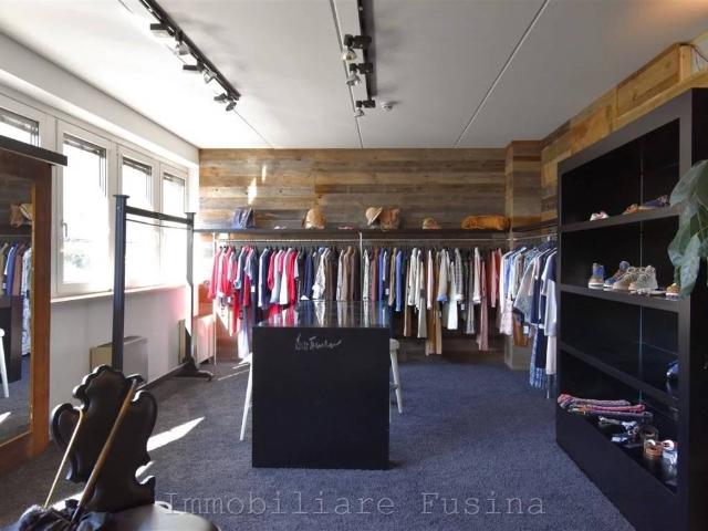 Locale Commerciale in affitto a Oltrisarco-Aslago - Oberau-Haslach, Bolzano - Bozen