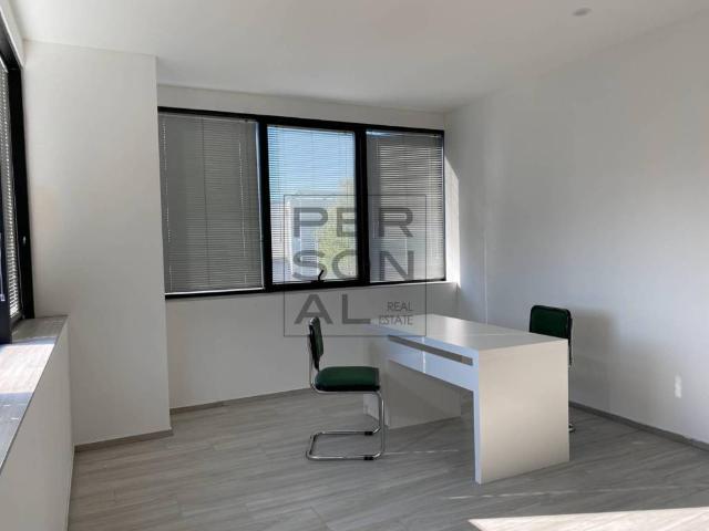 Locale Commerciale in affitto a Oltrisarco-Aslago - Oberau-Haslach, Bolzano - Bozen