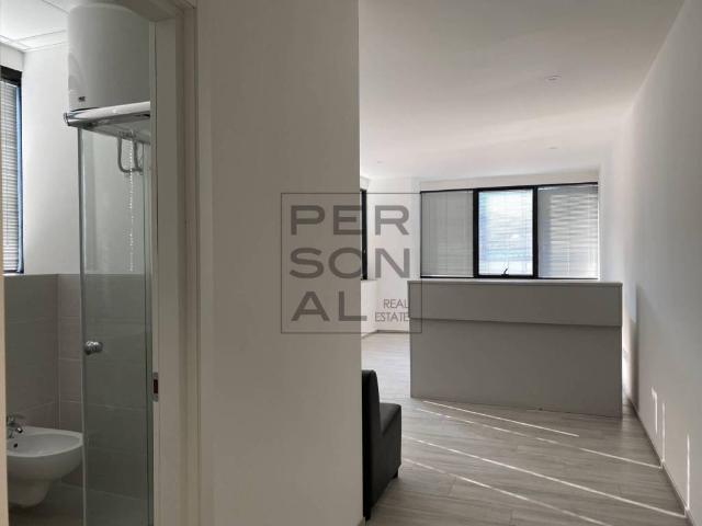 Locale Commerciale in affitto a Oltrisarco-Aslago - Oberau-Haslach, Bolzano - Bozen