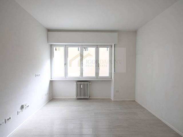 Locale Commerciale in affitto a Centro-Piani-Rencio - Zentrum-Bozner Boden-Rentsch, Bolzano - Bozen