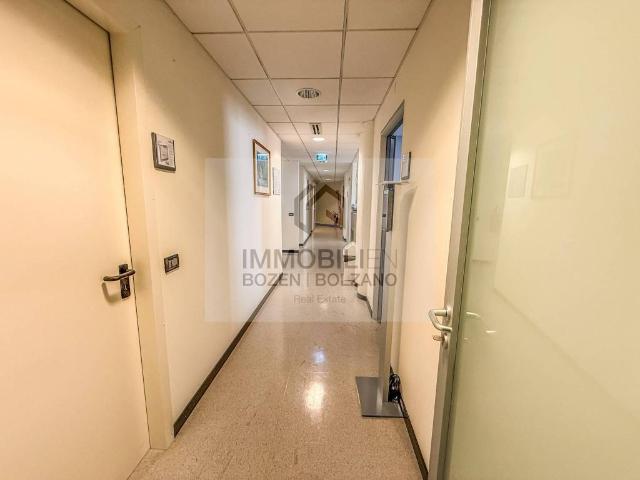 Locale Commerciale in affitto a Gries-San Quirino - Gries-Quirein, Bolzano - Bozen