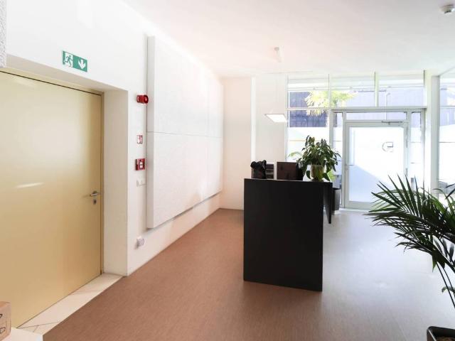 Locale Commerciale in affitto a Oltrisarco-Aslago - Oberau-Haslach, Bolzano - Bozen