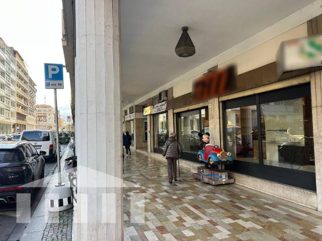 Locale Commerciale in affitto a Gries-San Quirino - Gries-Quirein, Bolzano - Bozen