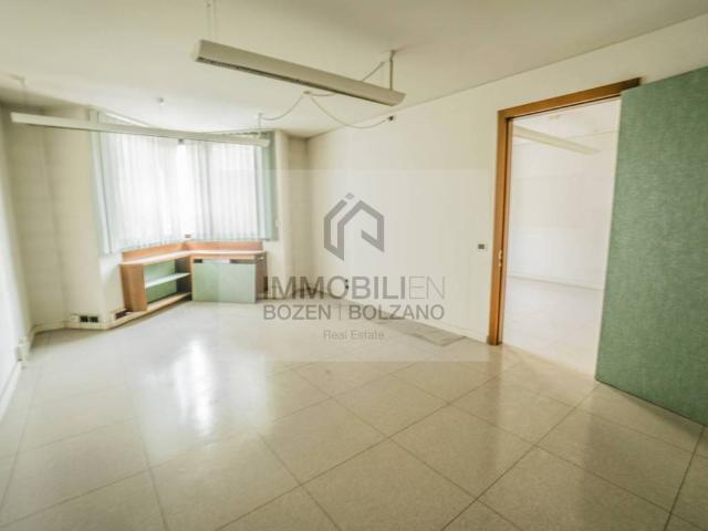 Locale Commerciale in affitto a Gries-San Quirino - Gries-Quirein, Bolzano - Bozen