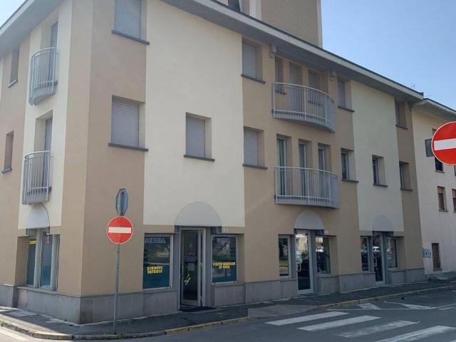 Locale Commerciale in affitto a Bonate Sopra, Lombardia