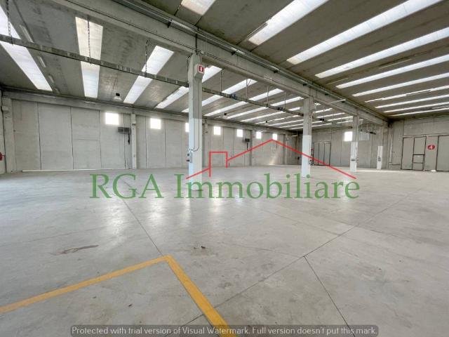Locale Commerciale in affitto a Bonate Sopra, Lombardia