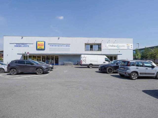Locale Commerciale in affitto a Bonate Sopra, Lombardia