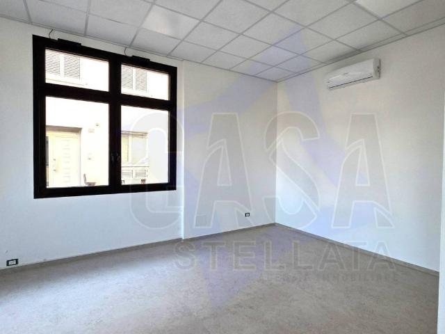 Locale Commerciale in affitto a Unione Alto Ferrarese, Bondeno